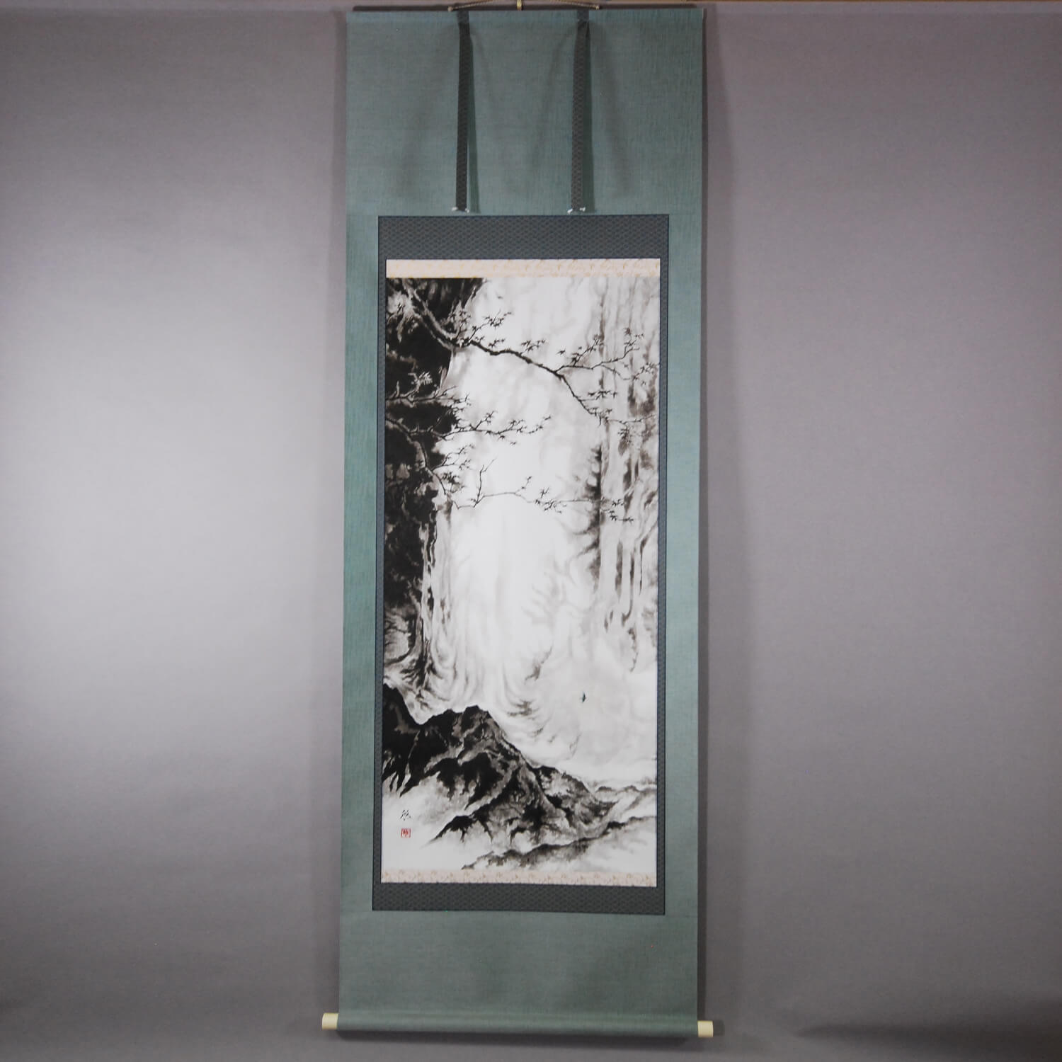 Kakejiku Hanging Scroll: Waterfall / Keiji Yamazaki