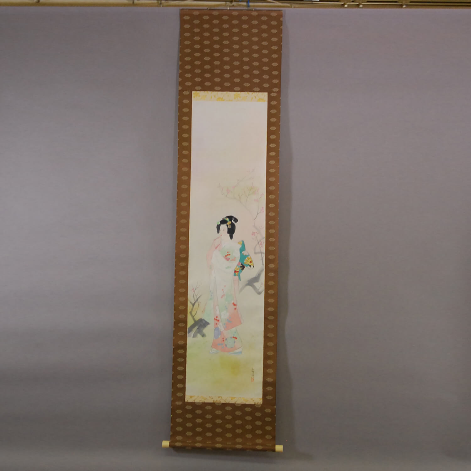 Kakejiku Hanging Scroll: Woman and Plum Blossoms / Hideharu Morita