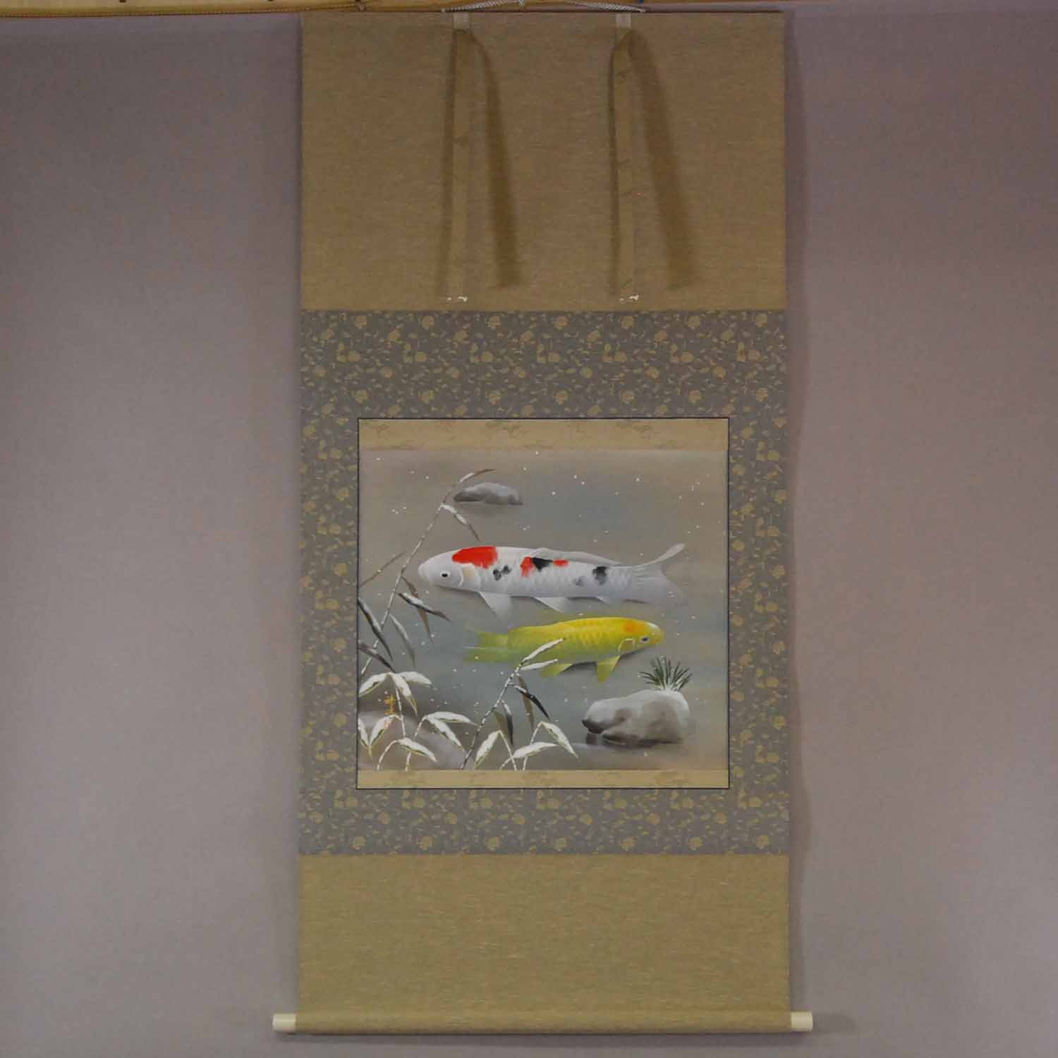 Kakejiku Hanging Scroll: Koi Fish (Carp): Snow / Shukou Okamoto